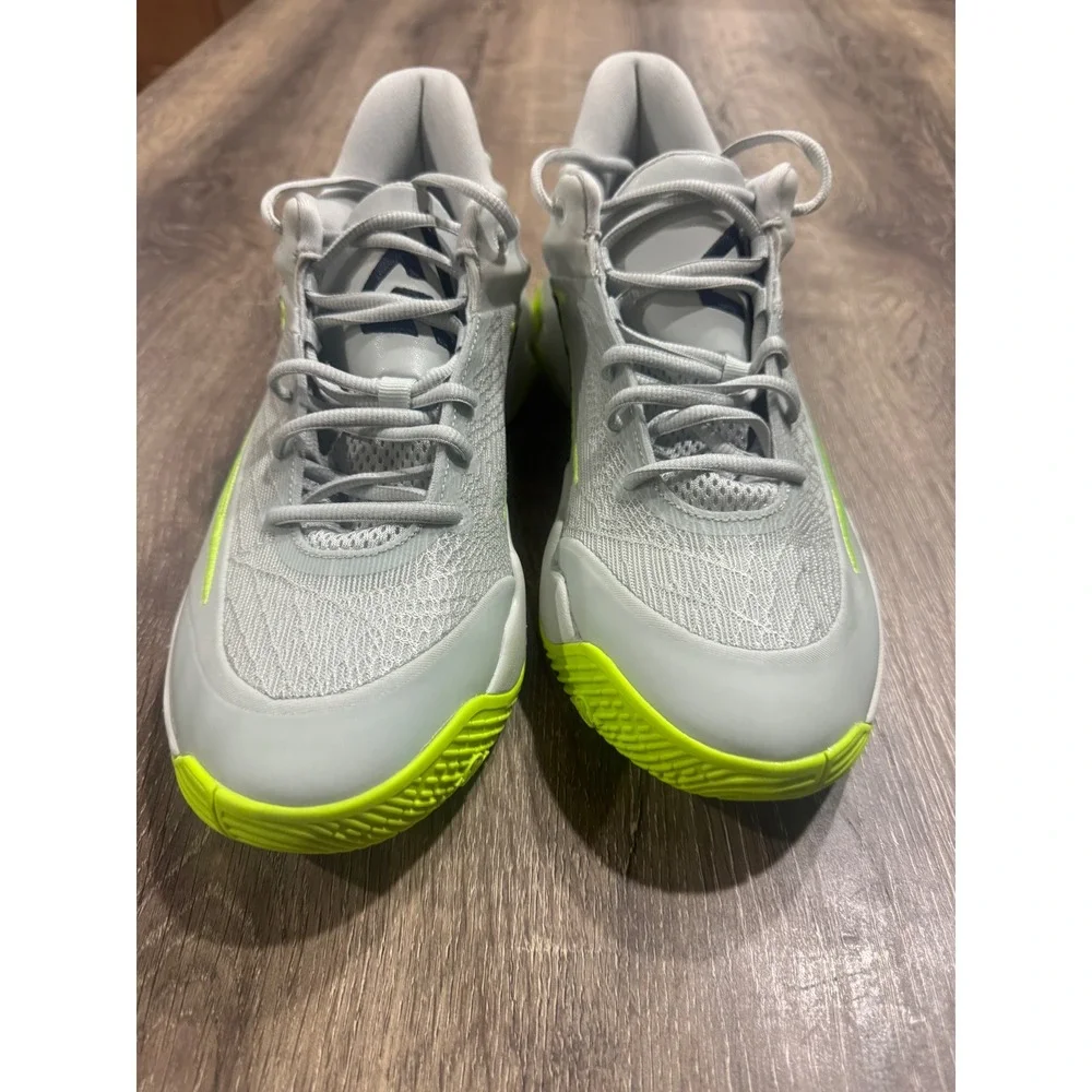 Nike Giannis Immortality‎ 4 Light Silver Volt Basketball Shoes FQ3680-007 Sz 8.5